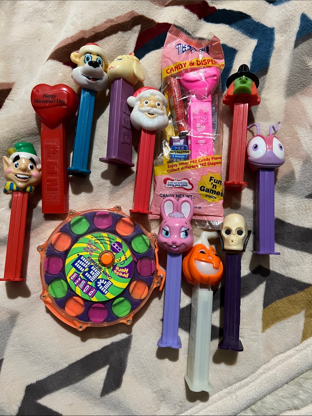 Pez dispenser Character Candy Dispenser - Assorted Colors see pics for details 2